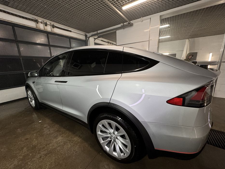 Tesla model X 75d