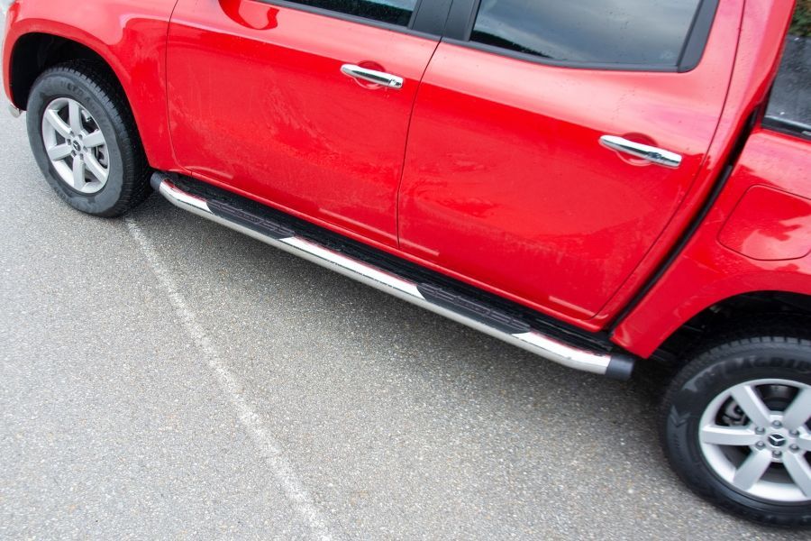 Stopnie boczne progi CHROM Toyota Hilux 2015-