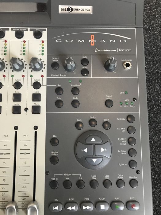 Command 8 Avid | Контроллер Avid Command 8