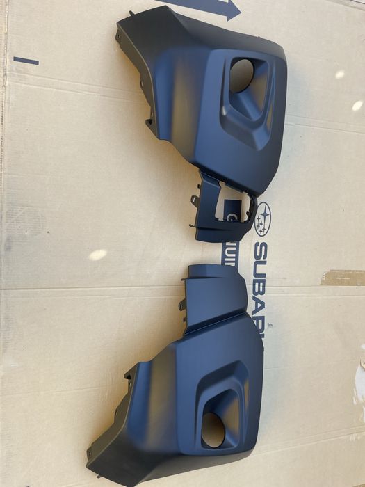 Subaru Forester Wilderness рамка противотуманной фары