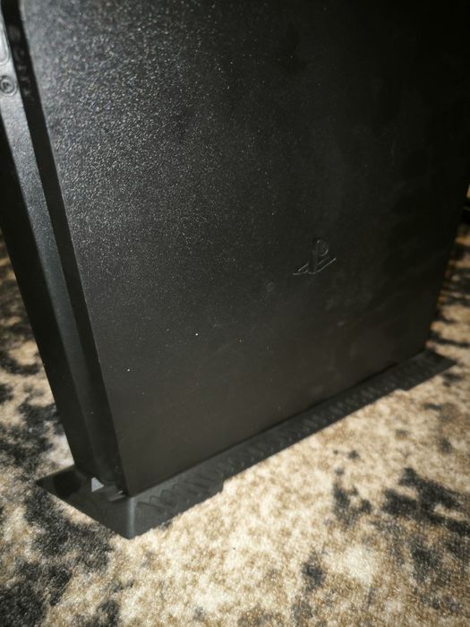 Sony PlayStation 4 Slim SSD 1tb 2 геймпада запасная панель подставка