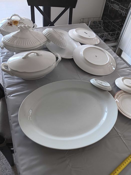 Conjunto Vista Alegre, Pratos, Travessas e Terrinas diversas