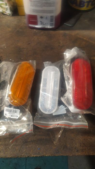 Продам фонарь габаритный