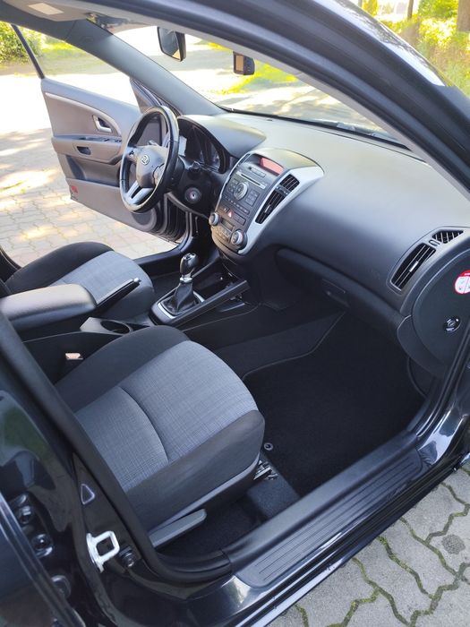 Czytaj OPIS. Salon Polska Kia Cee'd FL 1.6 126 koni  kombi - Polecam!!