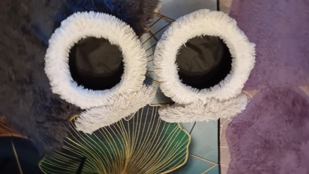 Stolki puszyste biale