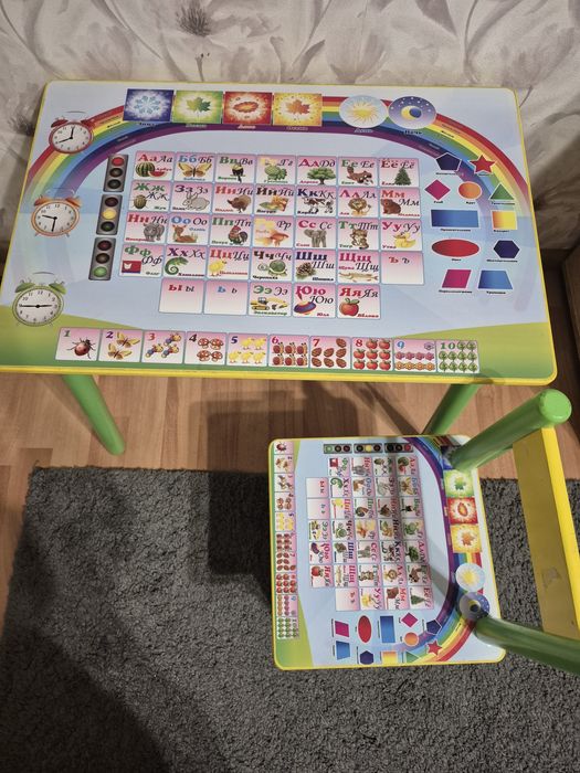 Дитячий столик зі стульчиком