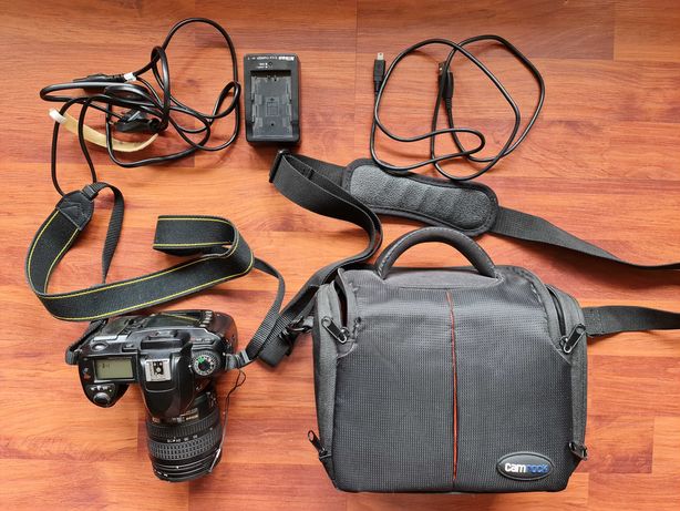 Nikon D70s + obiektyw 18-70 + torba i ładowarka