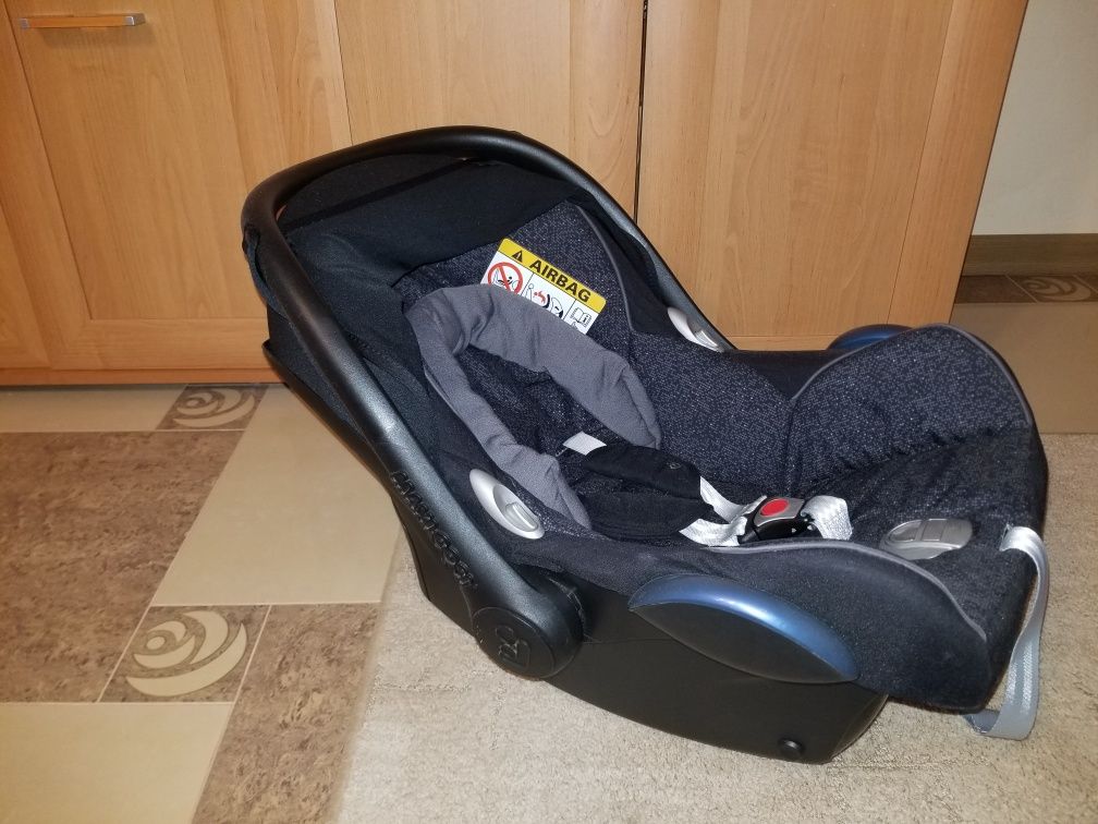 Fotelik nosidełko Maxi Cosi Cabrio Fix z bazą ISOFIX