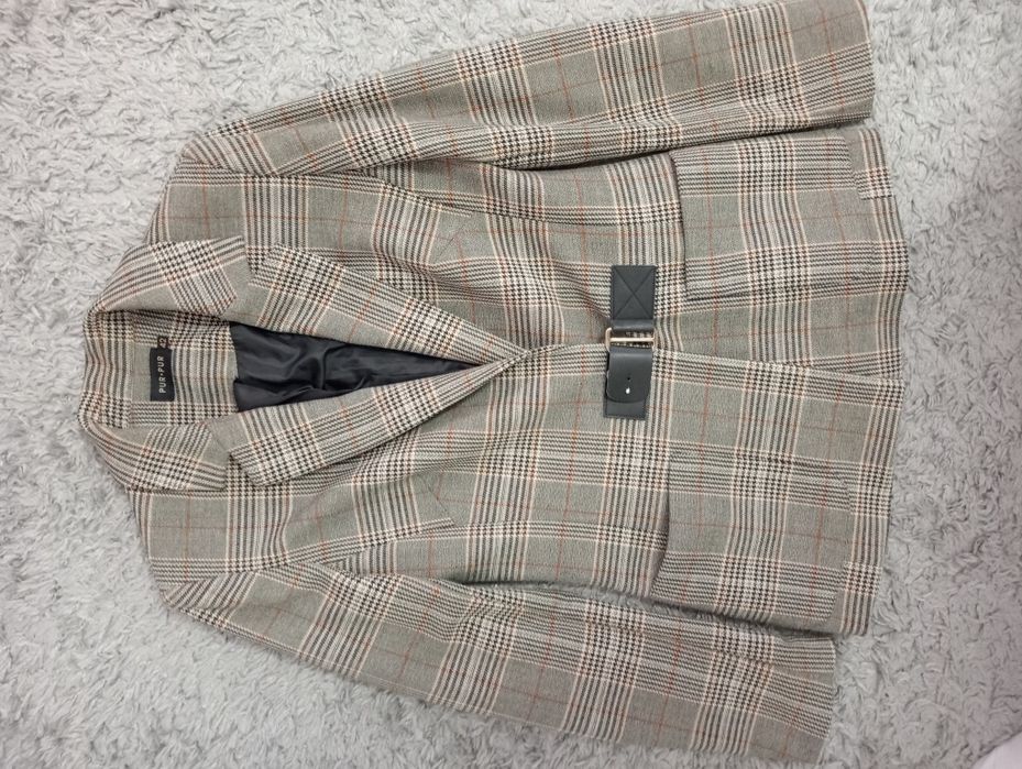 Жіночий піджак 42 розміру