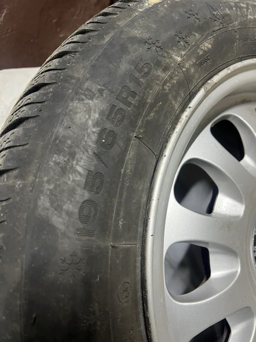 Зимова резина 195 /65 R15 Dunlop Response разом з дисками BMW