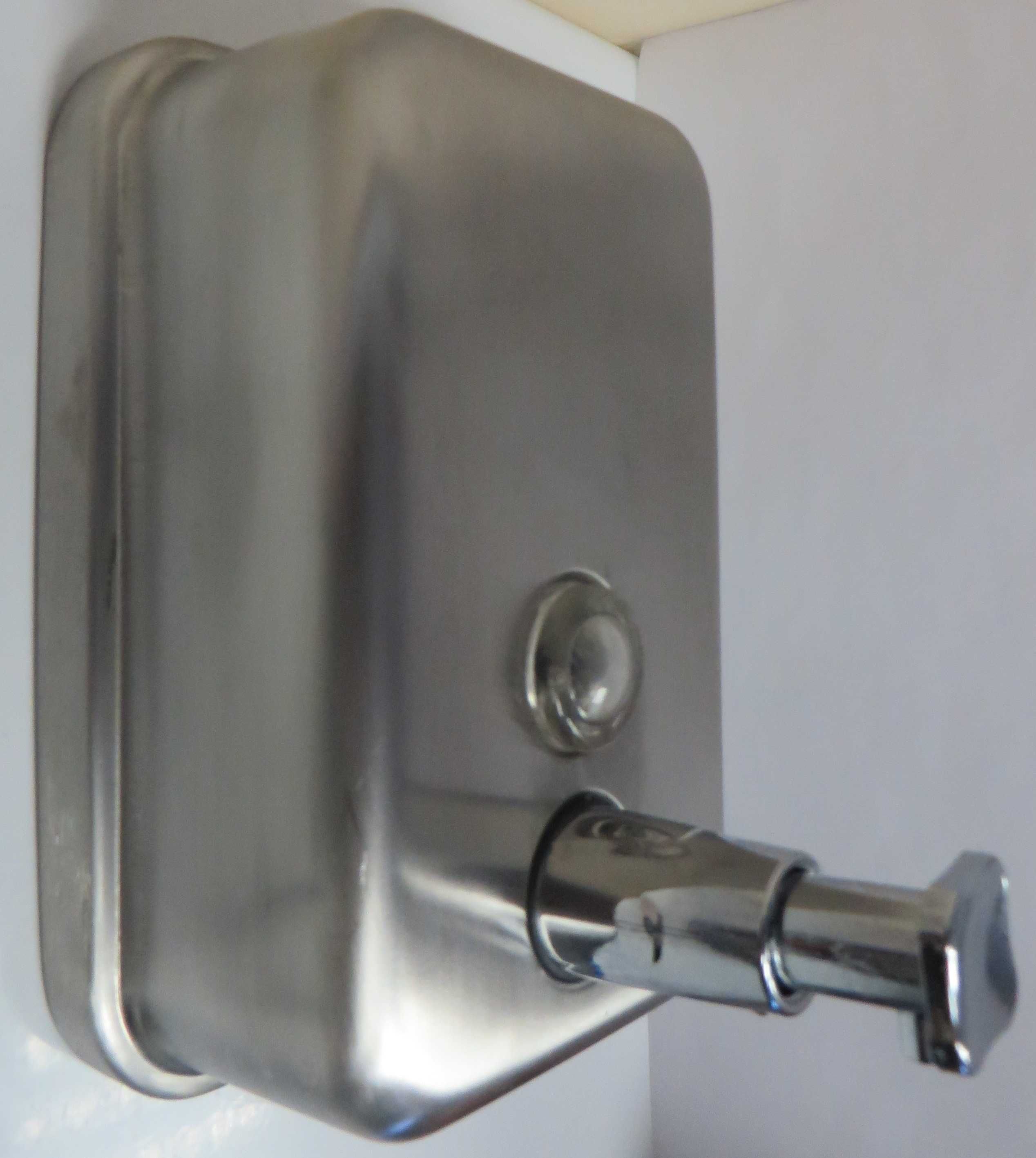Дозатор металлический (500 мл) для жидкого мыла, геля