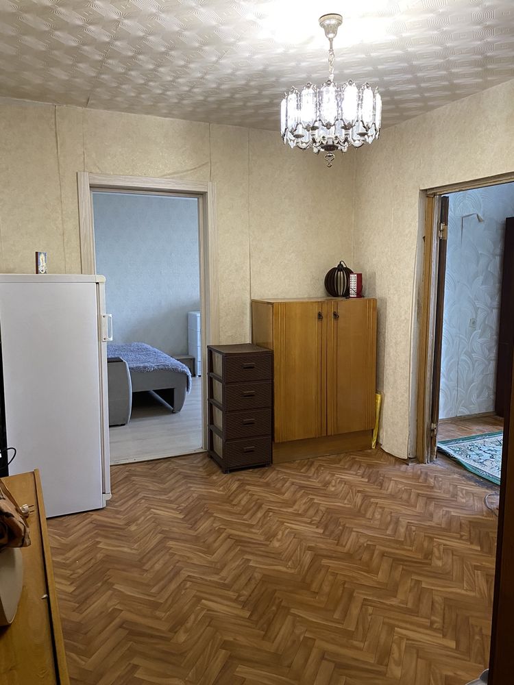 Квартира метро харьковское, позняки 15 мин пешком.