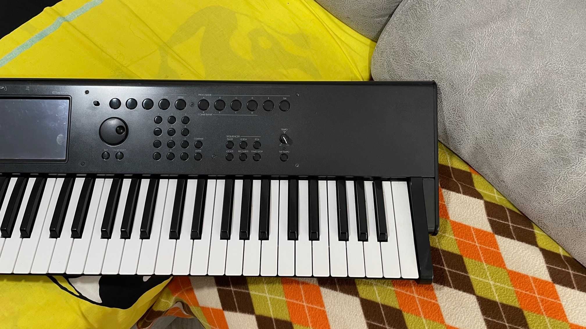 Korg M50 73 Teclas