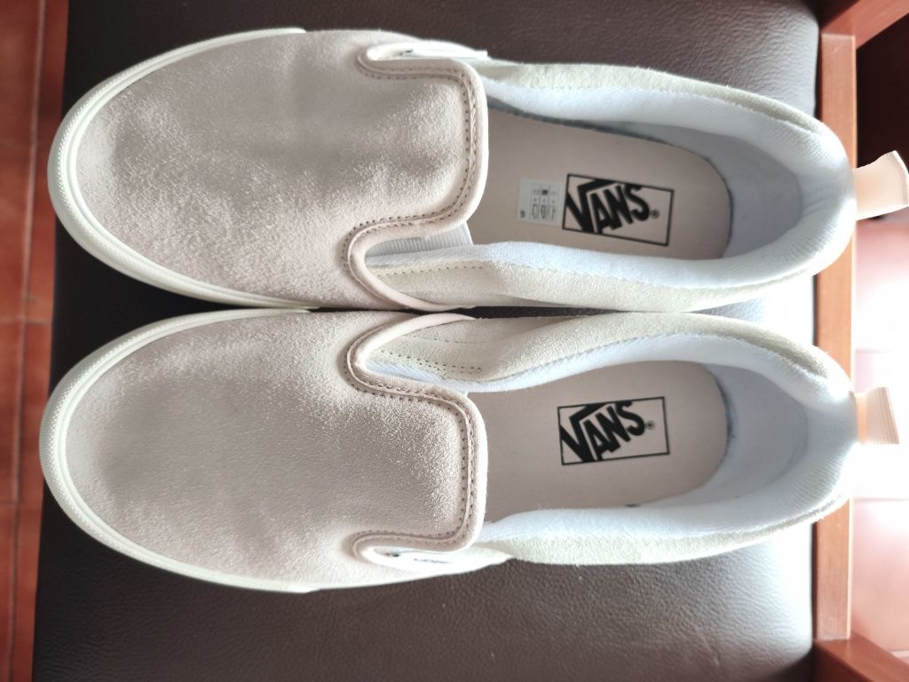Tenis novos da Vans tamanho 42.