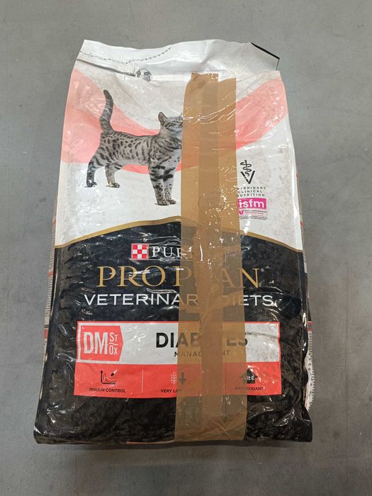 Sucha karma dla kota