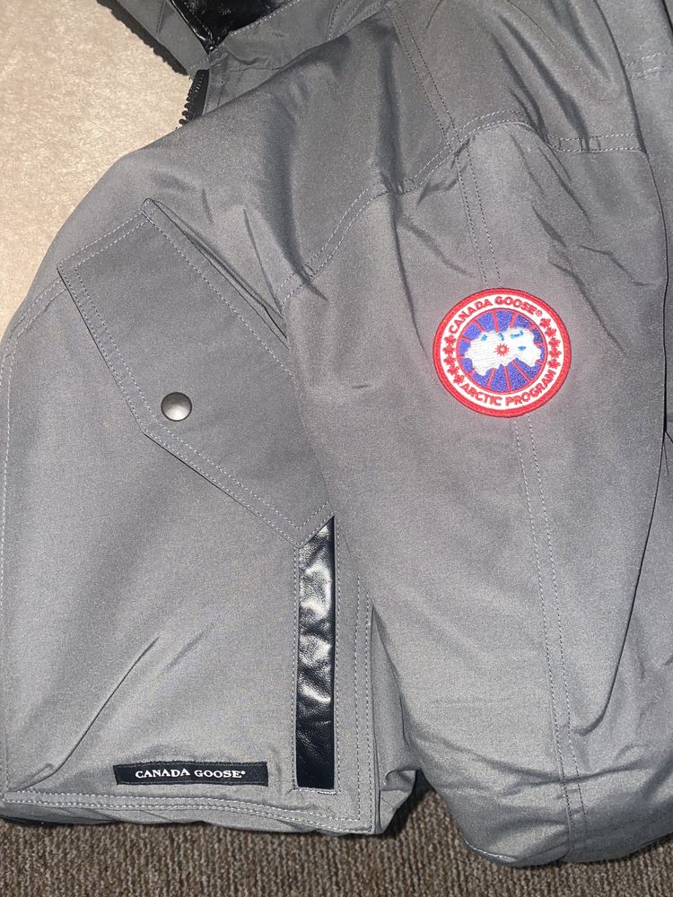 Бомбер Bromley Canada Goose