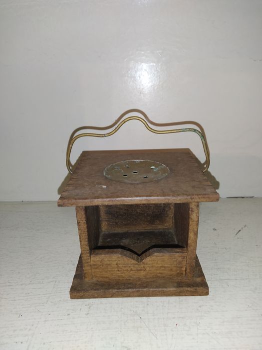 Świecznik podgrzewacz drewniany bibelot budka miedź retro vintage