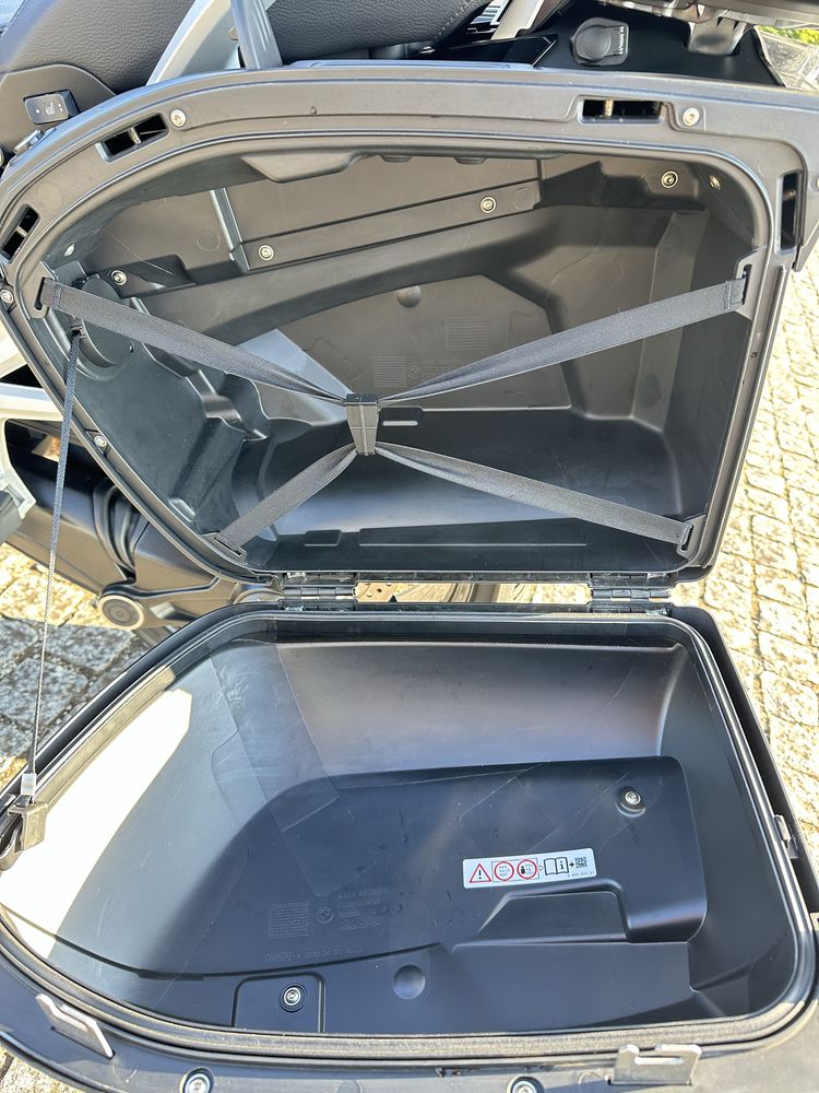 BMW R 1250 RT  trilpe black muito estimada