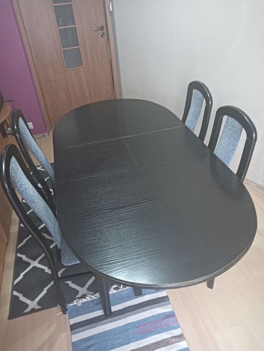 Sprzedam stół z krzesłami oraz fotel biurowy