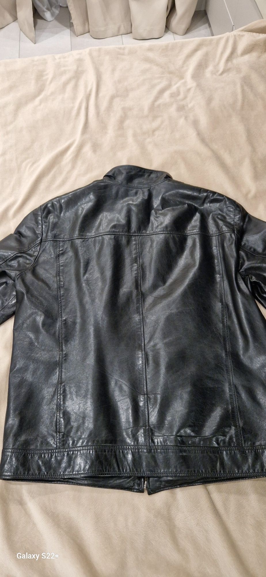 Мужская  кожанная  куртка  ,размер L-Xl