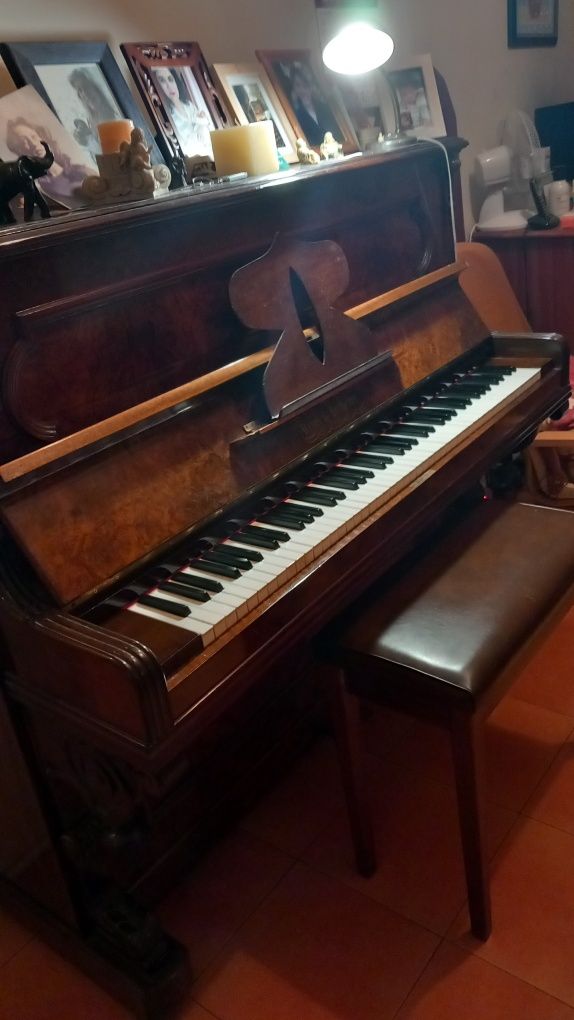 Piano Uebel Lechleiter