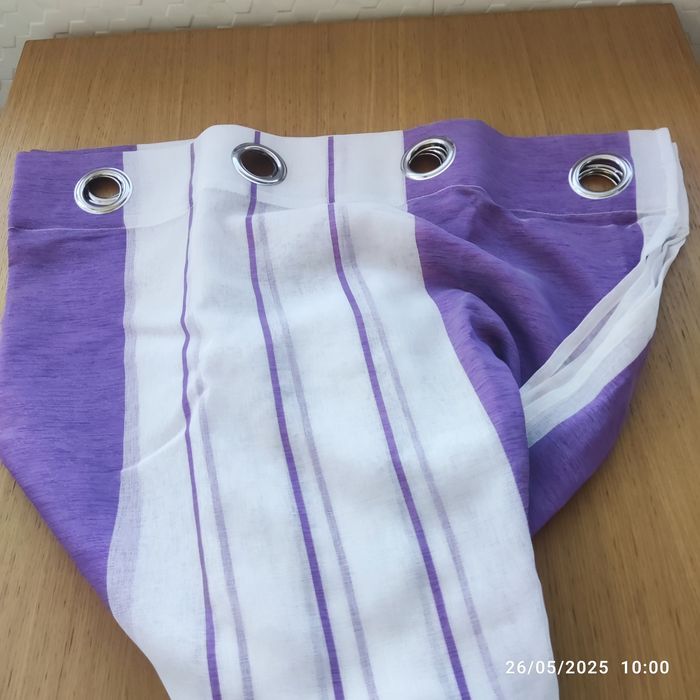 Conjunto 2 cortinados semi-transparentes ilhós