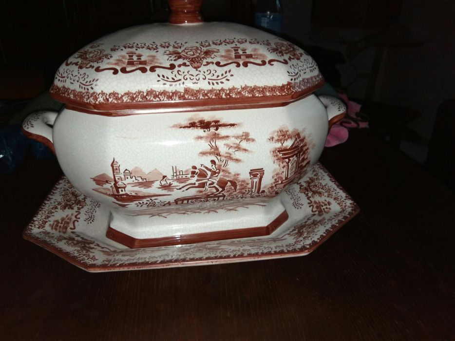 Terrina decorativa de loiça