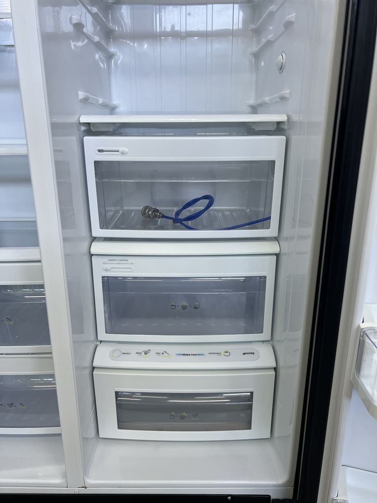 Холодильник Side-by-side чорного кольору Smeg SS 55 PNL1