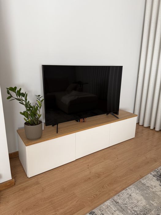 Movel TV Ikea BESTA com tampo em carvalho