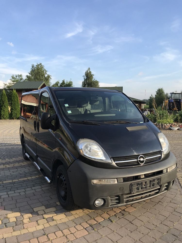 Cały na części opel vivaro  L298 brygadówka 2.5 cdti 140KM 6 biegów