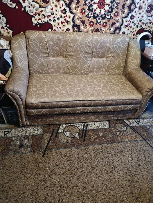 Продам диван в хорошем состоянии