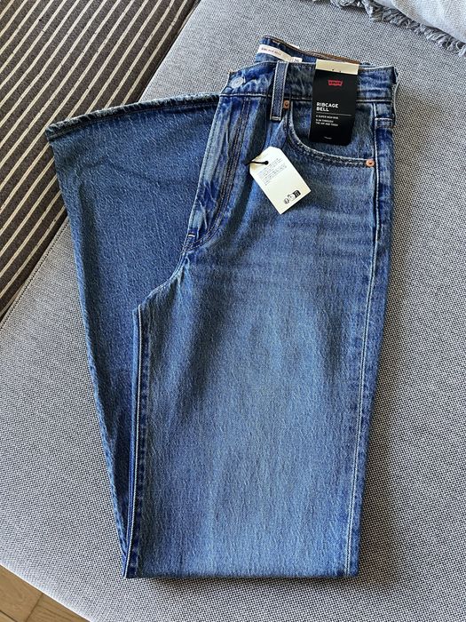 Calças ganga Levi’s ( ribcage bell).  Tamanho 26!  NOVAS