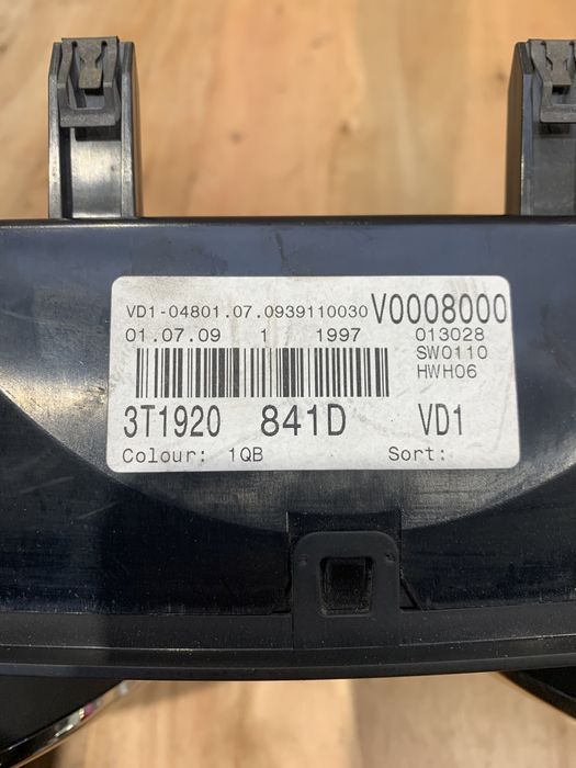 Skoda SuperB II 2.0 TDI licznik zegary EUROPA