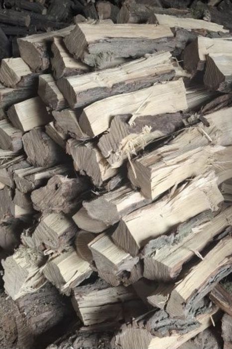 Drewno drzewo kominkowe opałowe akacja