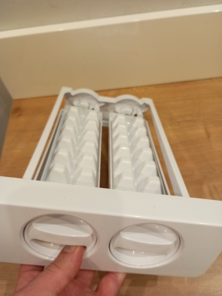 Kostkarka do lodówek beko