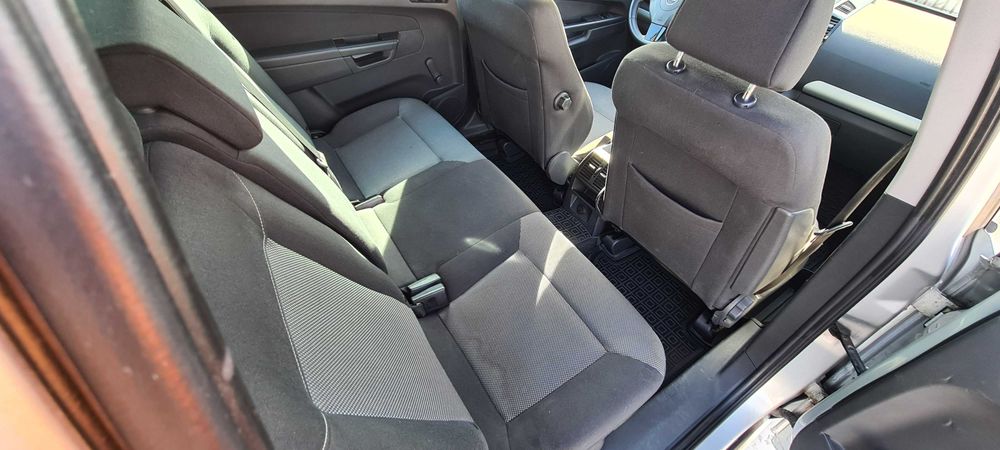 Opel Zafira B 2011 читайте опис