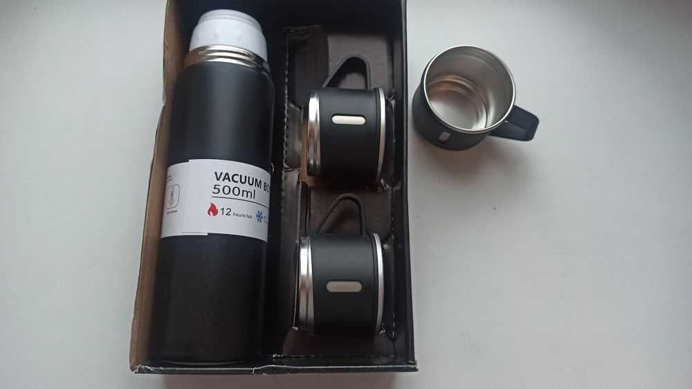 Термос із вакуумною ізоляцією з 3 чашками 500 мл