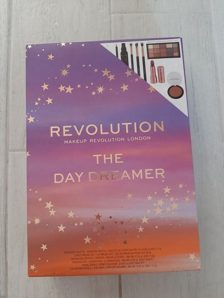 Zestaw revolution the day dreamer  nowy zestaw kosmetyków do makijażu