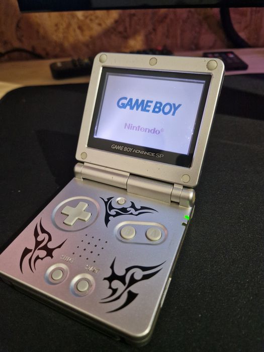 Nintendo game boy advance sp trivial