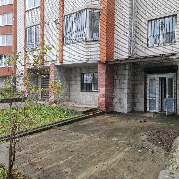 Продаю приміщення під комерційну діяльність