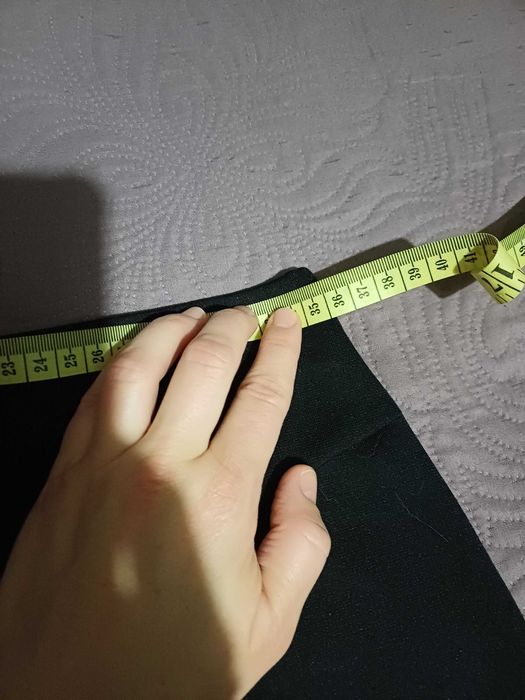 Czarna, bandażowa spódnica rozmiar 36