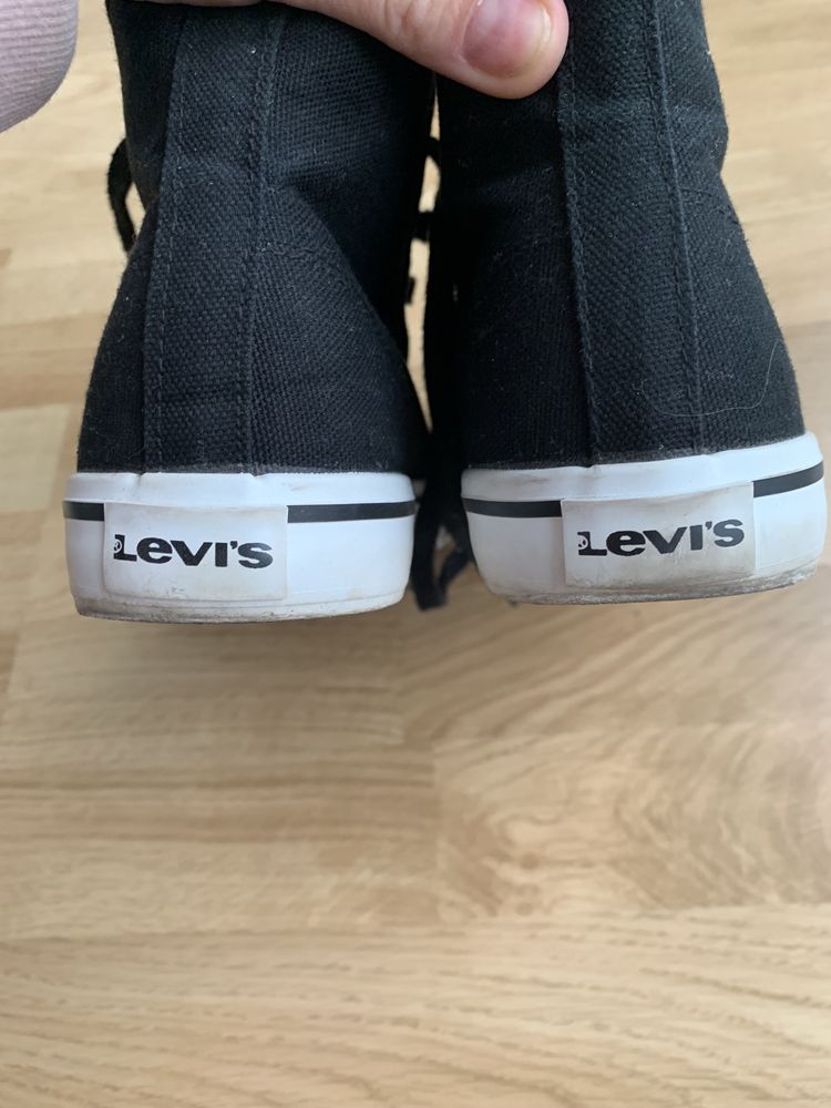 Trampki levis 39