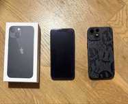 iPhone 13 mini.