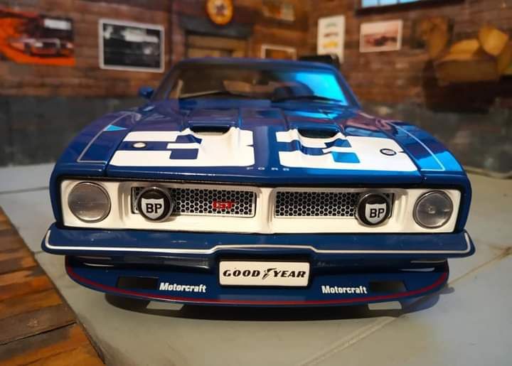 1:18 AutoArt Ford Falcon XB GT Racing Car "Brut 33" Allan Moffat