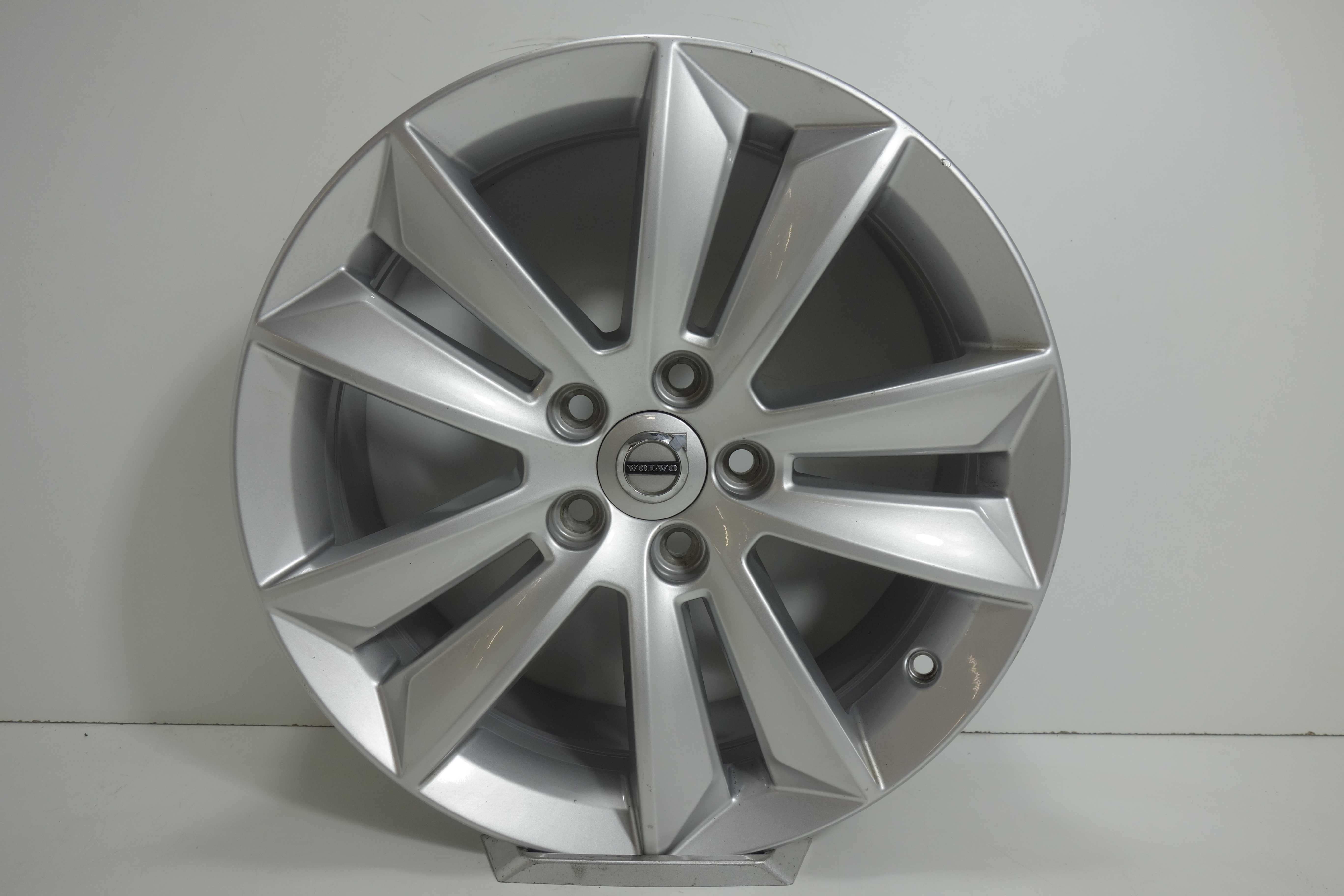 Alufelgi 17" 5x108 Volvo S60 V60 Ford Bronco Focus Maverick Srebrne903