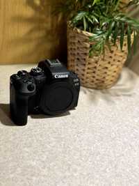 Nowy Canon EOS R10