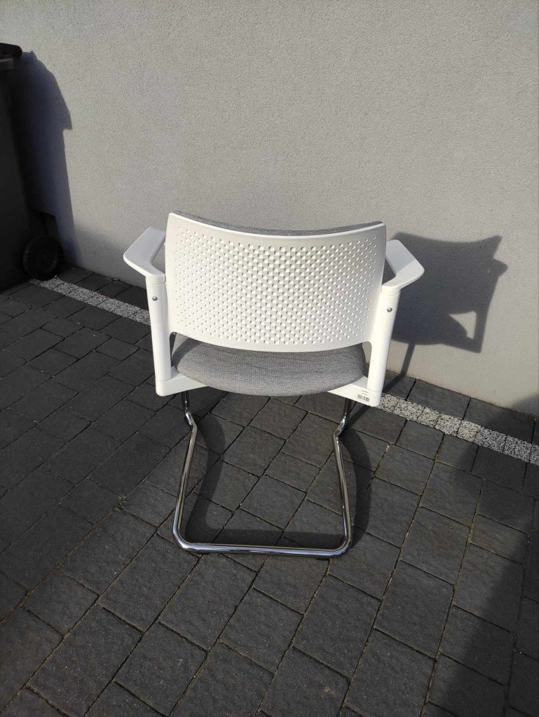 Krzesła               .