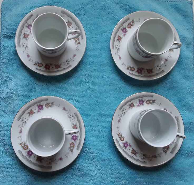 Conjunto 4 chávenas de café + pires, made in China