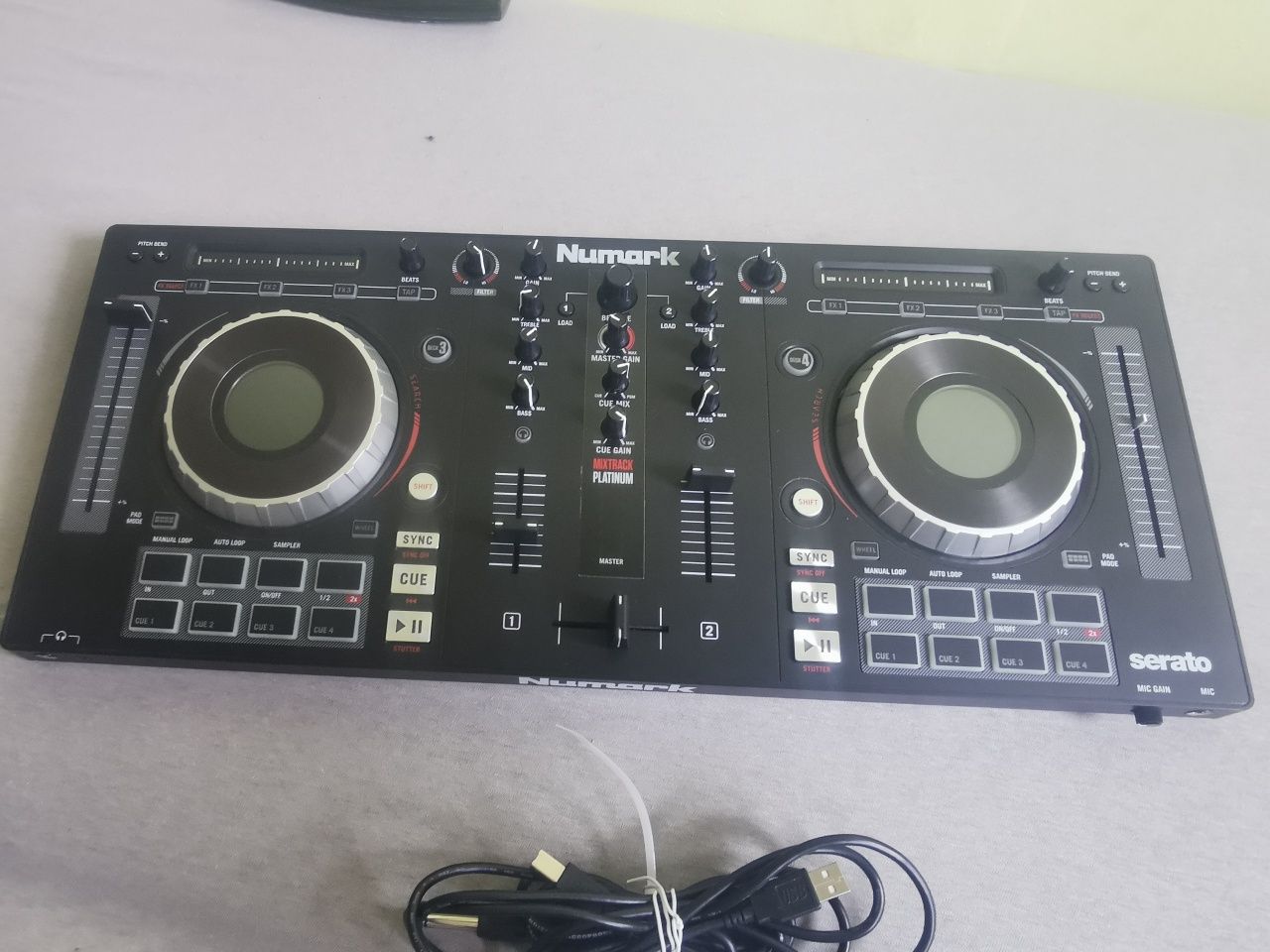 Numark  MixTrack Serato