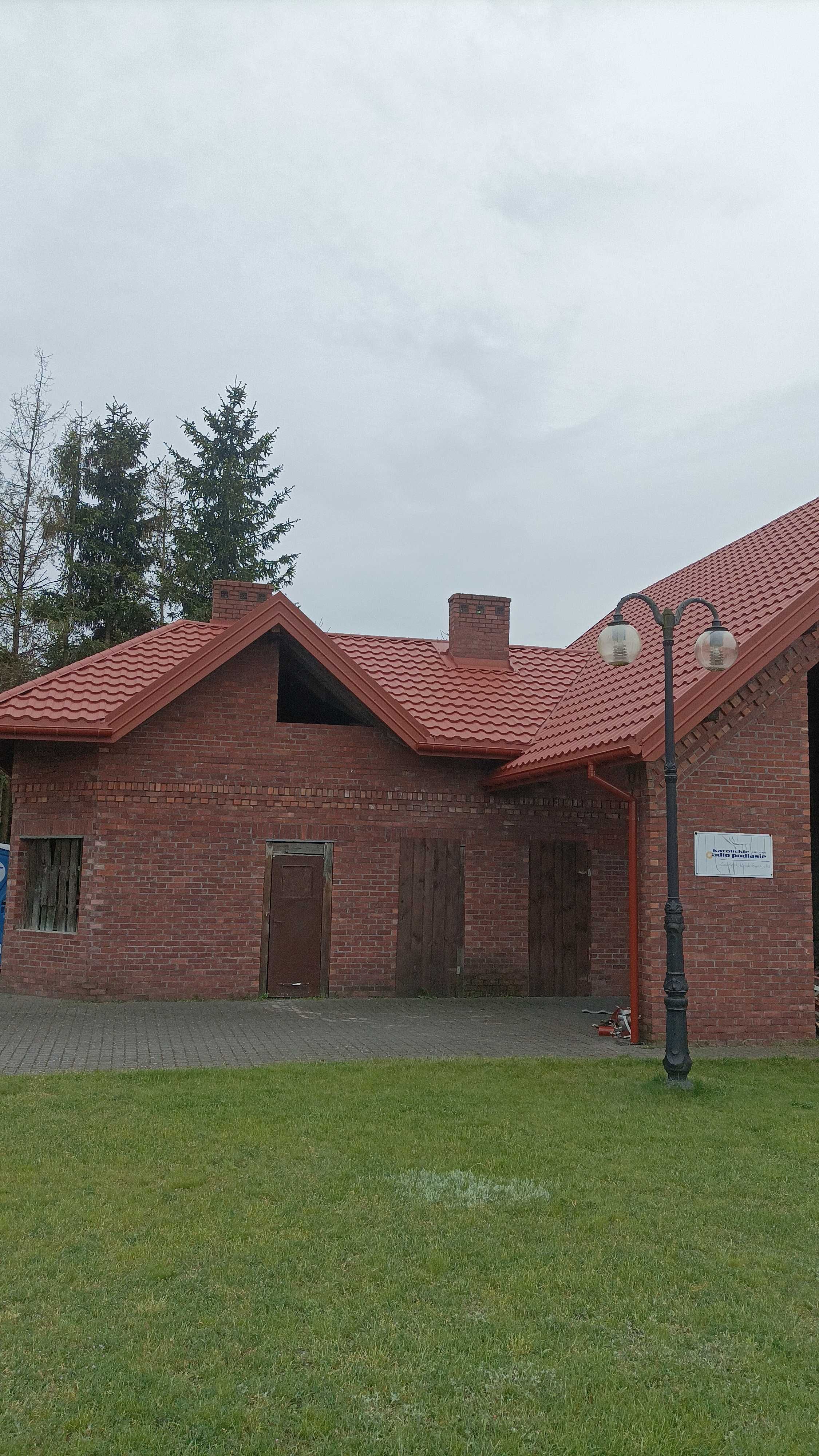 Dachy, usługi dekarsko-ciesielskie